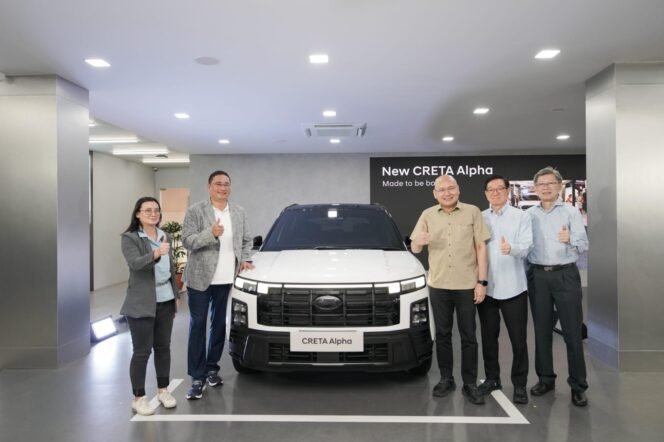 
PT Hyundai Motors Indonesia (HMID) resmi memperkenalkan New CRETA Alpha, varian terbaru yang membawa peningkatan signifikan pada sisi desain, kenyamanan, dan teknologi, sekaligus menegaskan arah Hyundai ke segmen SUV-B yang semakin kompetitif. Foto : Istimewa