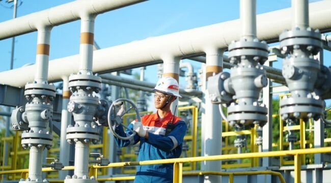 Ilustrasi pekerja Pertamina. Foto : Ist