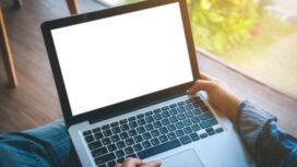 Ilustrasi merawat leptop agar tidak cepat rusak/Shutterstock