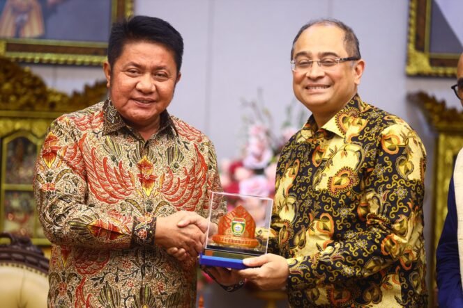 
Perkuat Hubungan Sejarah Sriwijaya–India, Herman Deru Sambut Investasi dan Program Training SDM