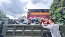 Petugas gabungan lakukan penertiban di kawasan sekitar PS Mall Palembang (Satpol PP)