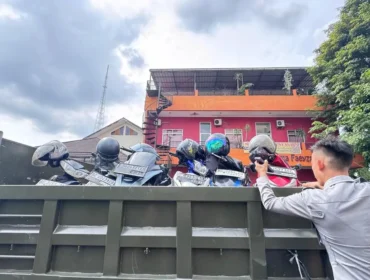 Petugas gabungan lakukan penertiban di kawasan sekitar PS Mall Palembang (Satpol PP)