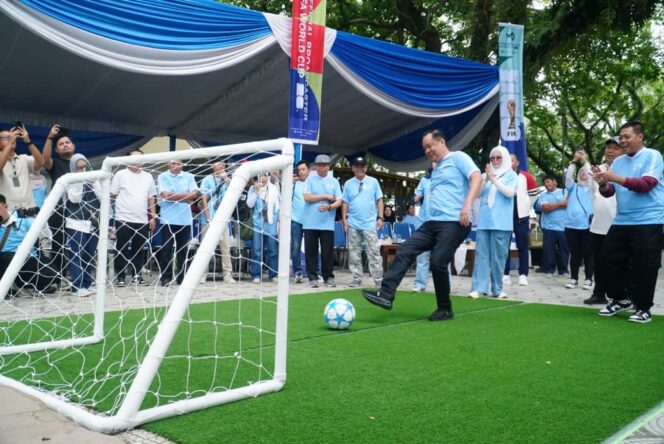 
Cik Ujang Hadiri Kick Off Piala Dunia 2026 Sumsel, Ajak Masyarakat Nobar Hingga Pelosok