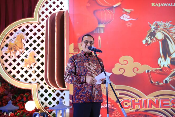 
Sekda Edward Candra Hadiri Imlek Bersama Warga Tionghoa, Tegaskan Komitmen Harmoni dan Persatuan di Sumsel