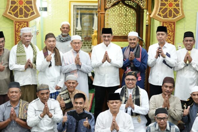 
Sekda Sumsel Edward Candra Safari Ramadan di Masjid Al Kautsar Sako Palembang