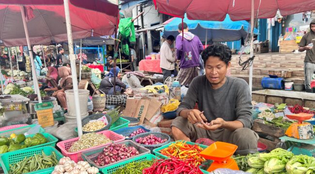 Suasana pasar KM 5 Palembang. Foto : M Rafid Faruk/Urban Id