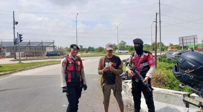 Polres Ogan Ilir saat mengamankan pungli di Tol Keramasan. Foto : Istimewa
