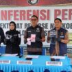 Direktorat Reserse Narkoba Polda Sumsel saat press release penangkapan narkoba di OKU Timur. Foto : Istimewa