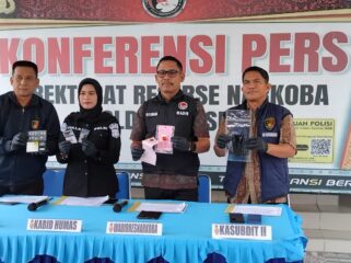 Direktorat Reserse Narkoba Polda Sumsel saat press release penangkapan narkoba di OKU Timur. Foto : Istimewa