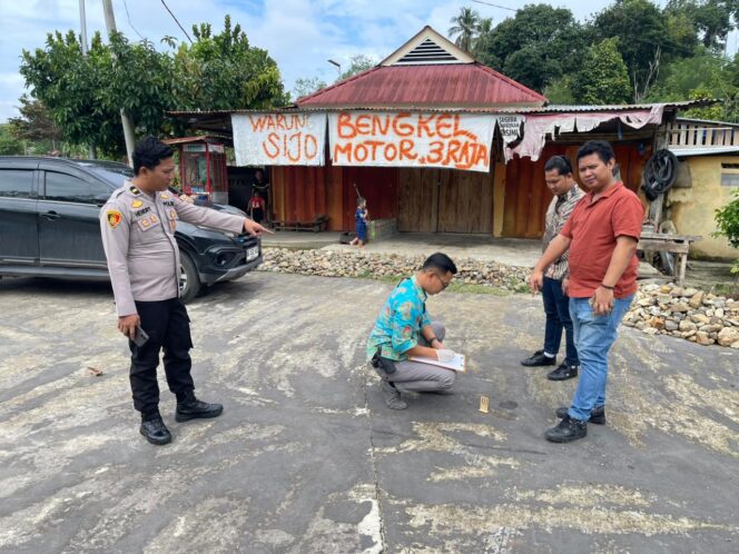 
Polisi saat Olah TKP. Foto : Istimewa