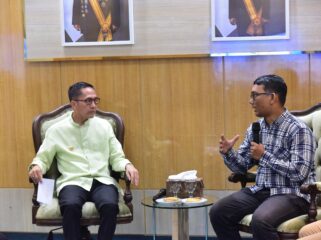 Wali Kota Palembang, Ratu Dewa saat menerima audiensi Jaringan Pendidikan Pemilih untuk Rakyat (JPPR). Foto : Kominfo Palembang