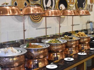 BATIQA Hotel Palembang resmi meluncurkan paket buka puasa bertema “Lentera Pak Sabar” dengan konsep kampung tempo dulu/ist.