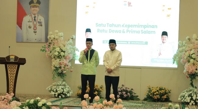 Wali Kota dan Wakil Wali Kota Palembang, Ratu Dewa-Prima Salam.