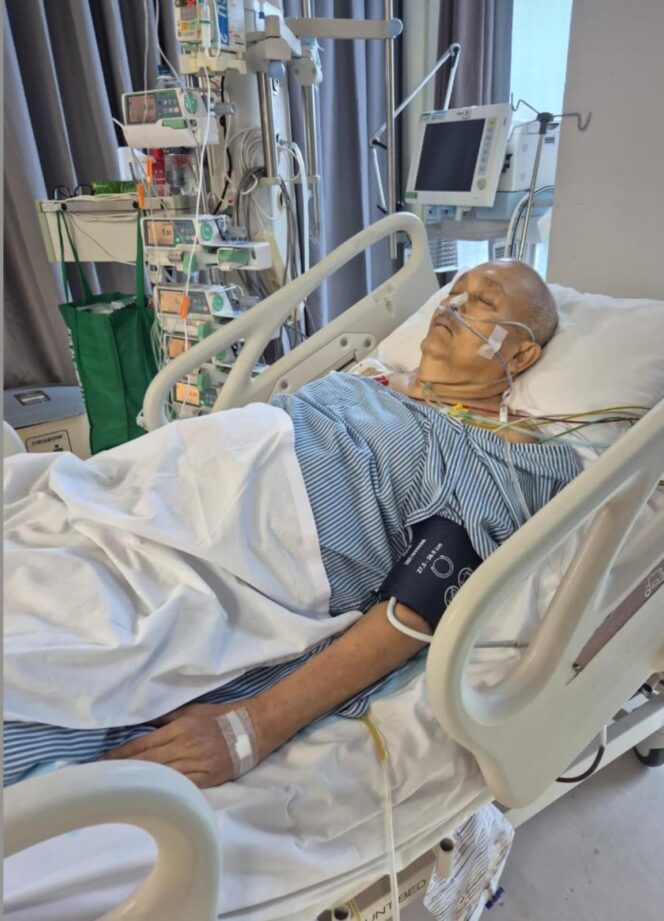 
Eks Gubernur Sumsel Alex Noerdin saat terbaring di kamar ICU. Foto : Istimewa