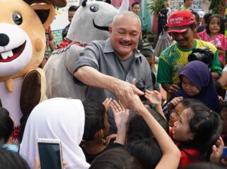 Eks Gubernur Sumsel Alex Noerdin saat bertemu masyarakat. Foto : Istimewa