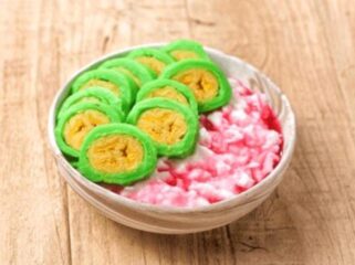 Es Pisang Ijo Khas Makassar/Shutterstock.
