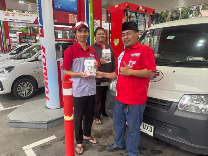 
Pertamina Retail Dukung Program MyPertamina Berbagi Ramadan, Bagikan Takjil Gratis di Jaringan SPBU COCO