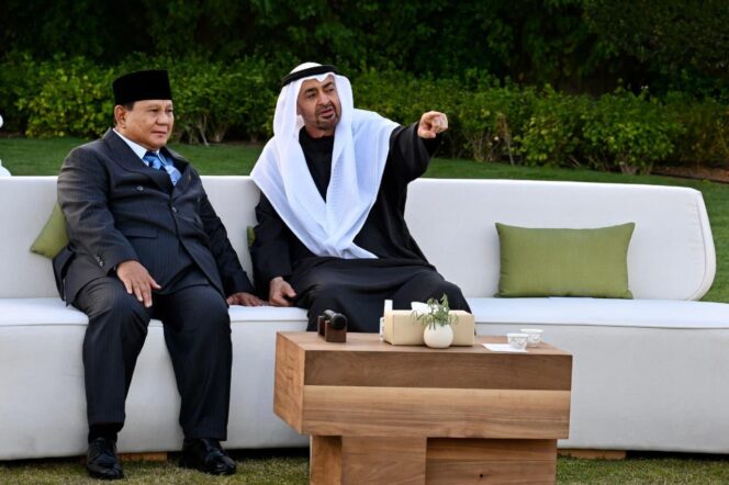 
Prabowo dan Presiden MBZ Sepakat Perkuat Kemitraan, PEA Siap Tingkatkan Investasi di Indonesia