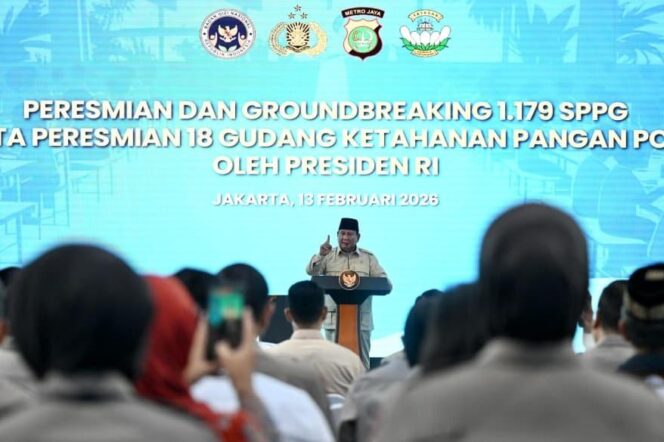 
Prabowo Resmikan 1.072 SPPG dan 18 Gudang Ketahanan Pangan serta Groundbreaking 107 SPPG Polri