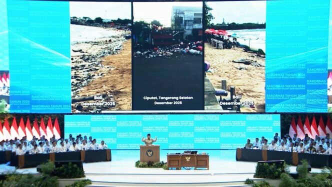 
Prabowo Tegur Gubernur Bali Usai Pantai Dipenuhi Sampah