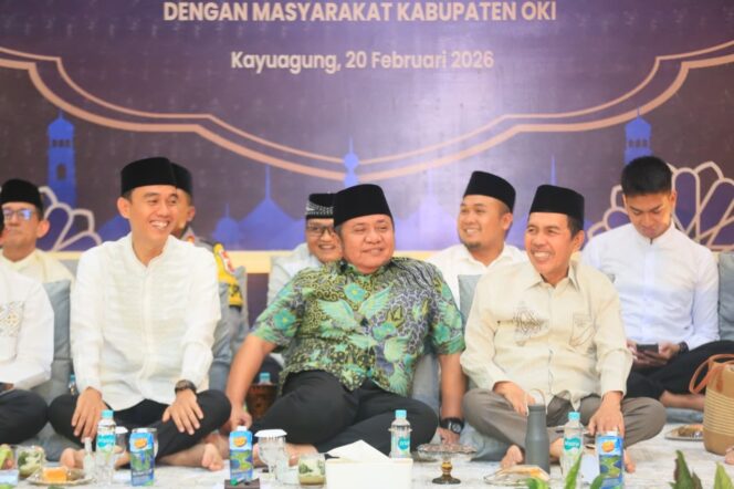 
Herman Deru Safari Ramadan ke OKI, Tekankan Silaturahmi dan Pembangunan Infrastruktur