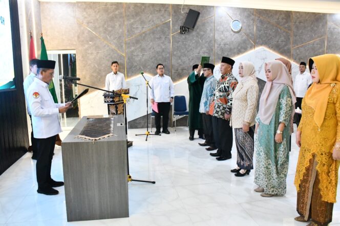 
Kakanwil Kemenag Sumsel Lantik 5 Kepala Madrasah dan 2 Pejabat Fungsional