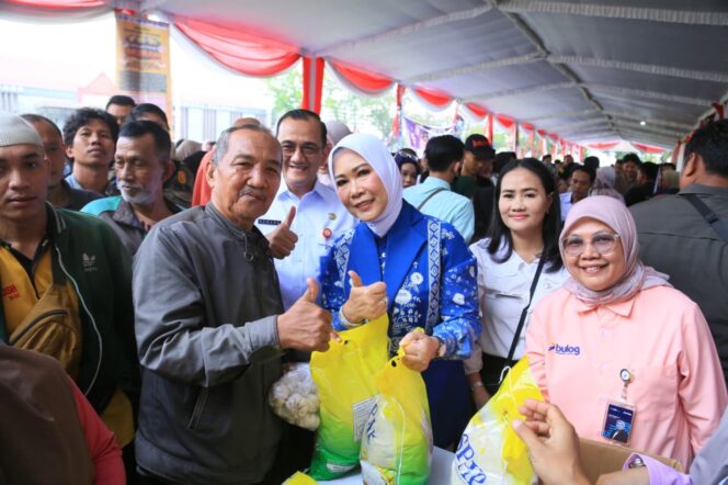 
Sekda Edward Candra Resmi Buka Operasi Pasar Murah, Jaga Stabilitas Harga Sembako Jelang Idulfitri