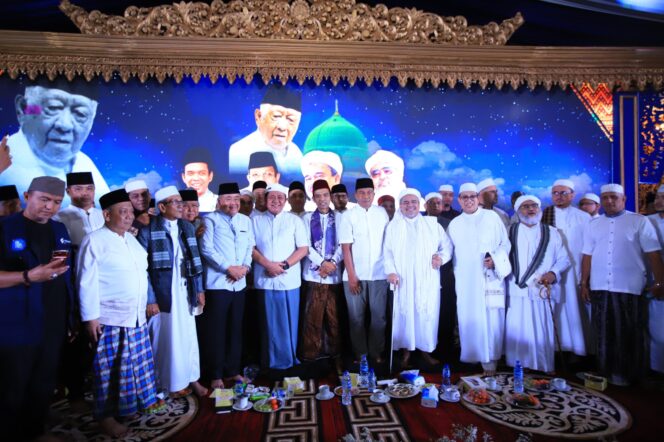 
Gubernur Herman Deru Hadiri Takziah 40 Hari Wafatnya Kemas Abdul Halim Ali