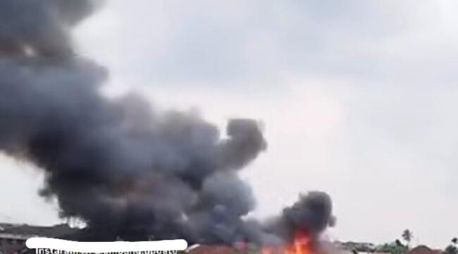 Kebakaran besar terjadi di Lorong Manggar, Boom Baru Palembang pada Minggu, 1 Maret 2026/Instagram: palembang_istimewa

