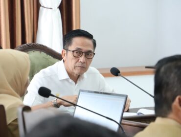 Wali Kota Palembang, Ratu Dewa, saat memimpin rapat pembahasan Detail Engineering Design (DED) penataan wajah kota di Rumah Dinas Wali Kota, Selasa, 3 Maret 2026/ist.