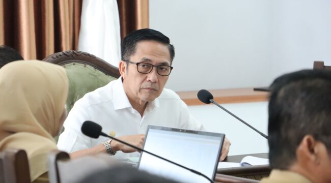 Wali Kota Palembang, Ratu Dewa, saat memimpin rapat pembahasan Detail Engineering Design (DED) penataan wajah kota di Rumah Dinas Wali Kota, Selasa, 3 Maret 2026/ist.