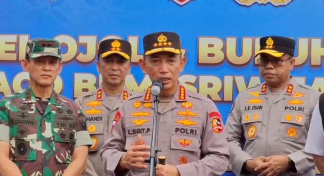 
Kepala Kepolisian Republik Indonesia (Kapolri), Jenderal Listyo Sigit Prabowo memimpin apel siaga keamanan dan ketertiban masyarakat (kamtibmas) bersama ribuan pengemudi ojek online (ojol) dan buruh di Kota Palembang, Minggu, 8 Maret 2026/ist.
