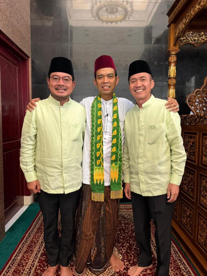 
Wali Kota Palembang Ratu Dewa bersama Wakil Wali Kota Prima Salam melaksanakan Safari Jumat di Masjid Assadah Polda Sumatera Selatan, Jumat, 13 Maret 2026/ist. 