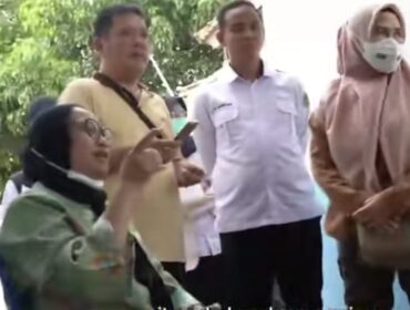 Wakil Kepala Badan Gizi Nasional (BGN), Nanik S Deyang, di dapur MBG di OKU Timur. Foto : Istimewa