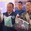 Kepala BNNP Sumsel, Hisar Siallagan, saat menunjukkan barang bukti pil ekstasi. Foto : Istimewa