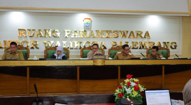 Wali Kota Palembang, Ratu Dewa, saat memimpin rapat evaluasi lanjutan terkait verifikasi data penerima bantuan serta sosialisasi teknis pelaksanaan BSPS di Palembang, Senin, 16 Maret 2026/ist. 