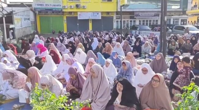 Suasana salat id di Banyuasin. Foto : Jefri/Urban Id