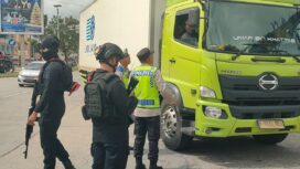 Polda Sumsel saat menggelar patroli truk sumbu tiga. Foto : Polda Sumsel