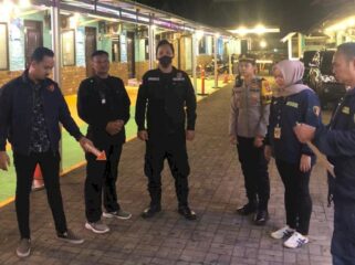 Polisi saat melakukan Olah TKP. Foto : Istimewa