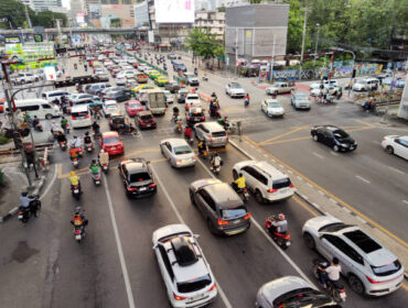 Heavy traffic Jam under Makkasan station in Ratchathewi, a district (khet) in central Bangkok, Thailand