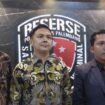 Penasihat Hukum dosen UMP, A Rilo Budiman (kanan) didampingi rekannya. Foto : Istimewa