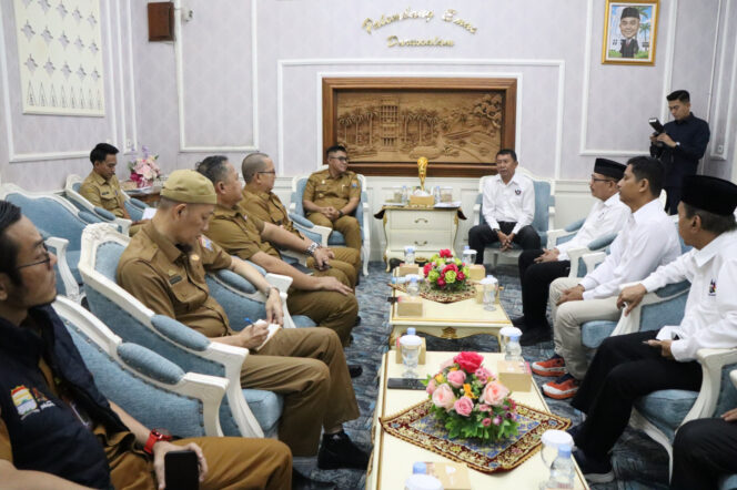 
Sekretaris Daerah Kota Palembang, Aprizal Hasyim, menerima audiensi jajaran pengurus S3/ist. 