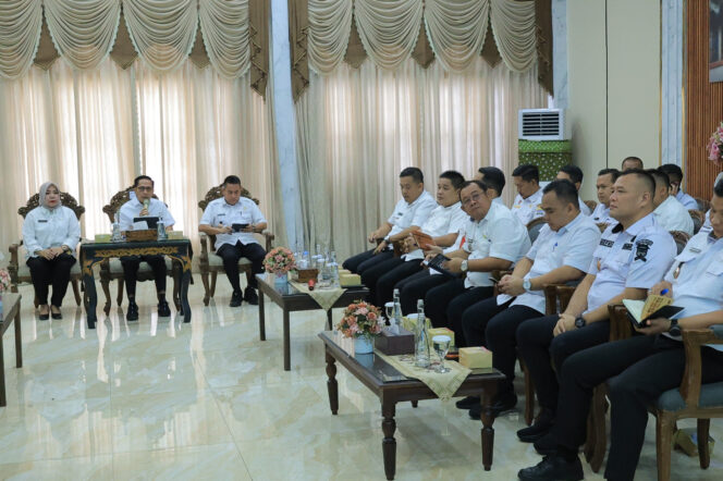 
Pemkot Palembang Siapkan Sanksi Tegas untuk Pembuang Sampah Sembarangan