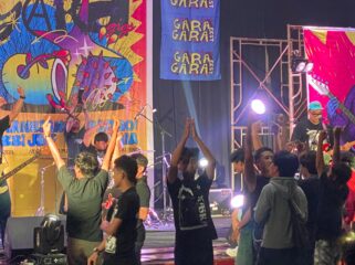 saat trio punk rock alternatif The Rang Rang akhirnya untuk pertama kalinya menginjakkan kaki di Sumatera Selatan, tepatnya di Muara Enim. Foto : Erwin/Urban Id