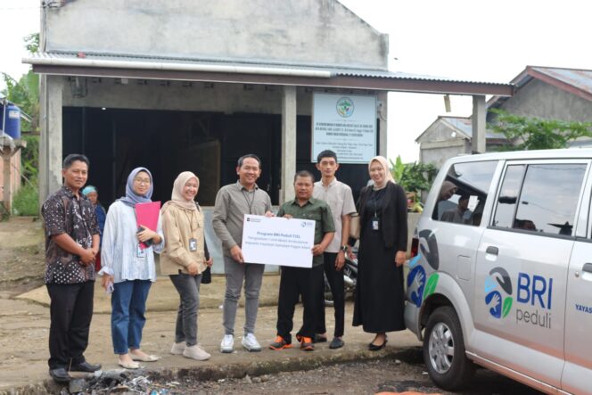 
BRI Peduli Salurkan Bantuan Ambulance di Pagaralam, Perkuat Akses Layanan Kesehatan Masyarakat