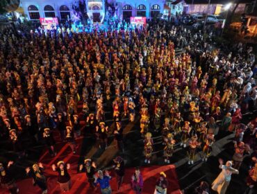 Peringatan Hari Tari Sedunia, ribuan penari dari berbagai latar belakang memadati lokasi Museum Sultan Mahmud Badaruddin II pada Rabu, 29 April 2026/ist. 