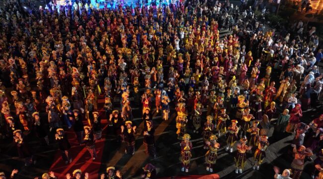 Peringatan Hari Tari Sedunia, ribuan penari dari berbagai latar belakang memadati lokasi Museum Sultan Mahmud Badaruddin II pada Rabu, 29 April 2026/ist. 