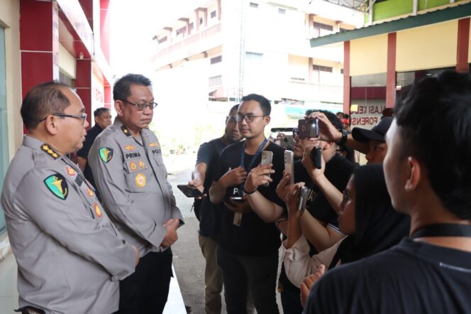 
10 Jenazah Korban Kecelakaan Kereta Bekasi Dibawa ke RS Bhayangkara