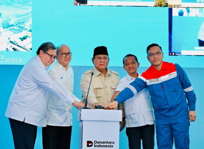 
Prabowo Lakukan Groundbreaking 13 Proyek Hilirisasi Nasional Tahap II Senilai Rp116 Triliun