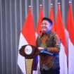 Gubernur Sumsel Herman Deru saat menghadiri Rapat Persiapan Pelatihan AI untuk UMKM yang digelar di Kantor OJK Provinsi Sumsel, Rabu (8/4/2026) . Foto : Humas Pemprov Sumsel
